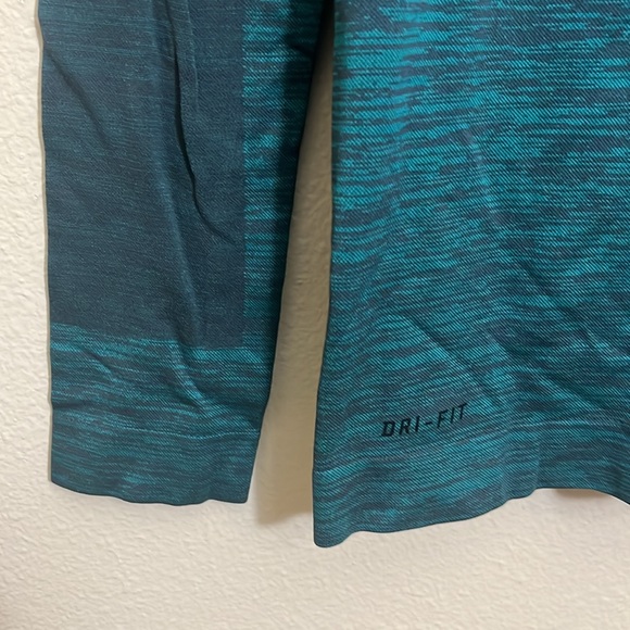 Nike Teal Athletic Long Sleeve Hooded Shirt - Picture 4 of 9